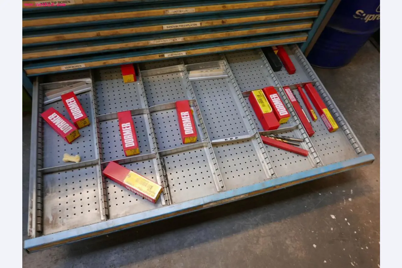 CNC turning and milling machines-22