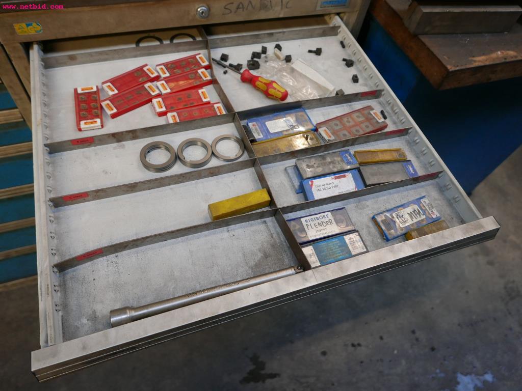 CNC turning and milling machines-3