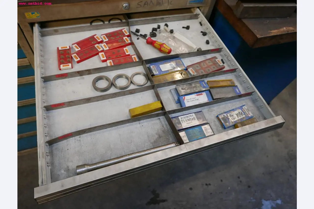 CNC turning and milling machines-3