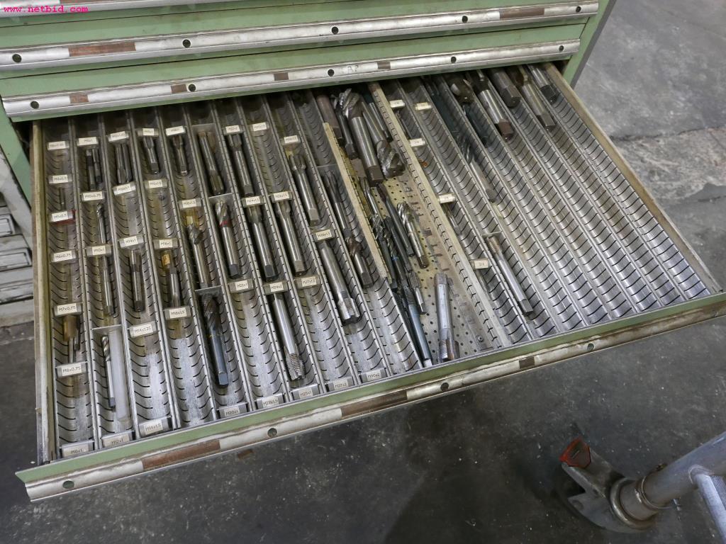 CNC turning and milling machines-10