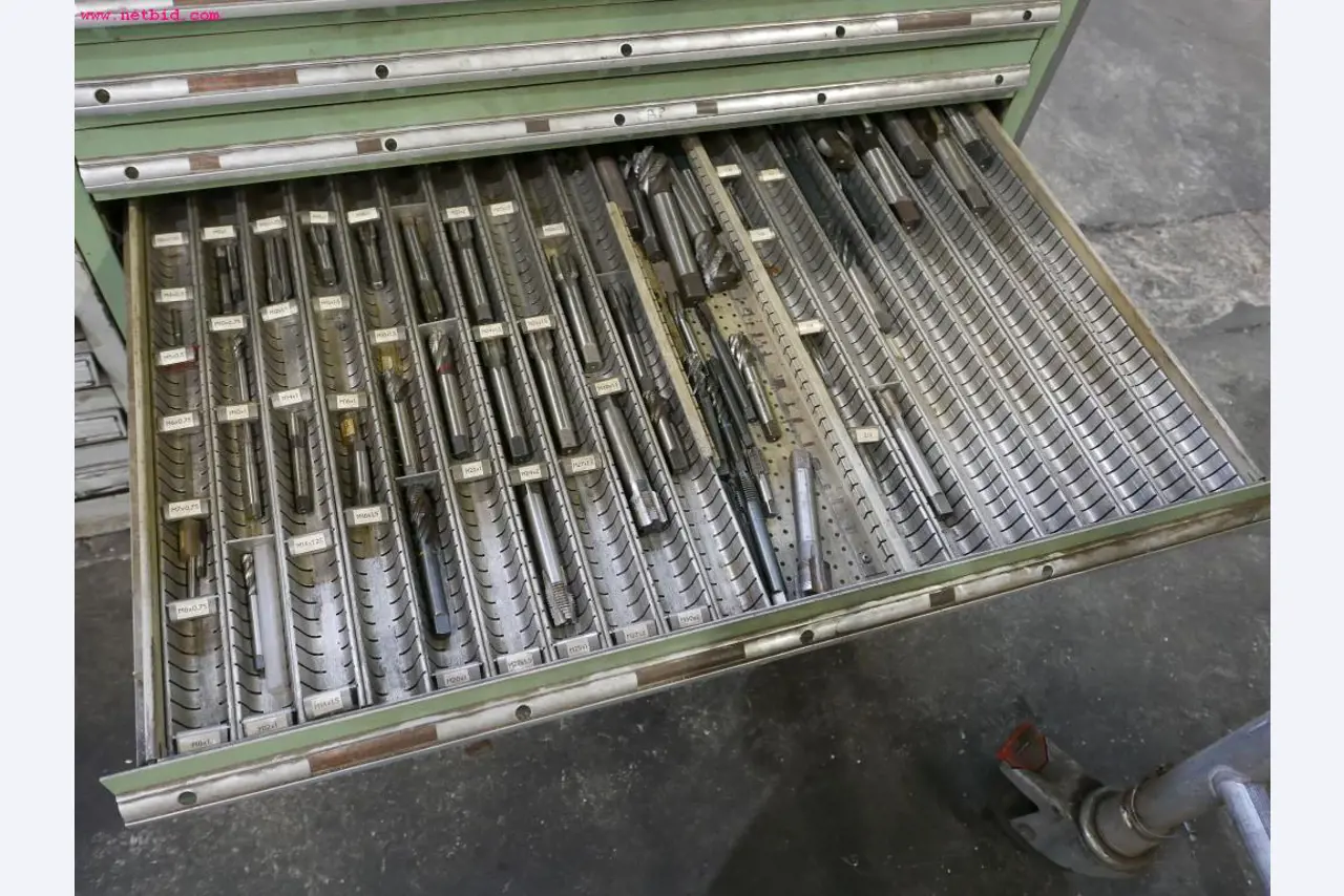 CNC turning and milling machines-10