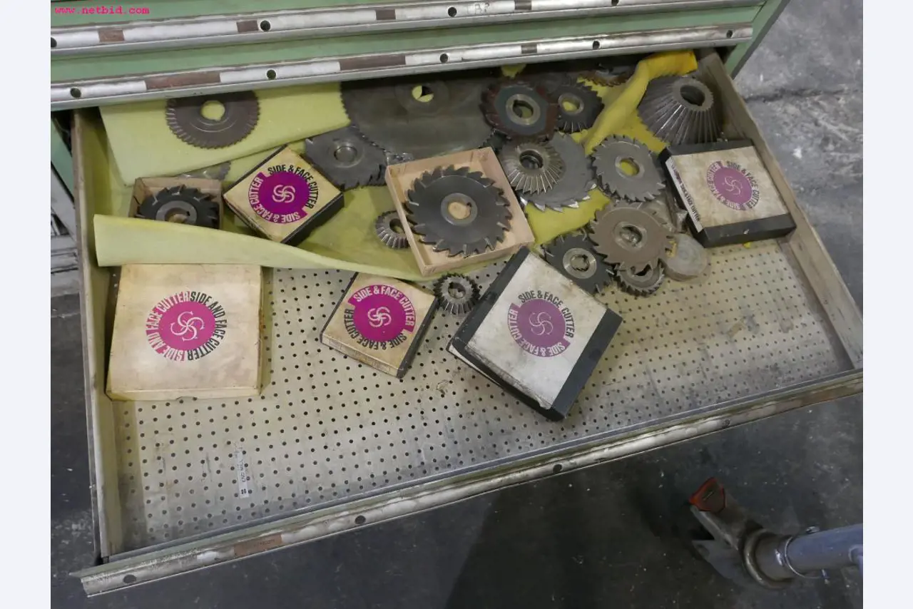 CNC turning and milling machines-11