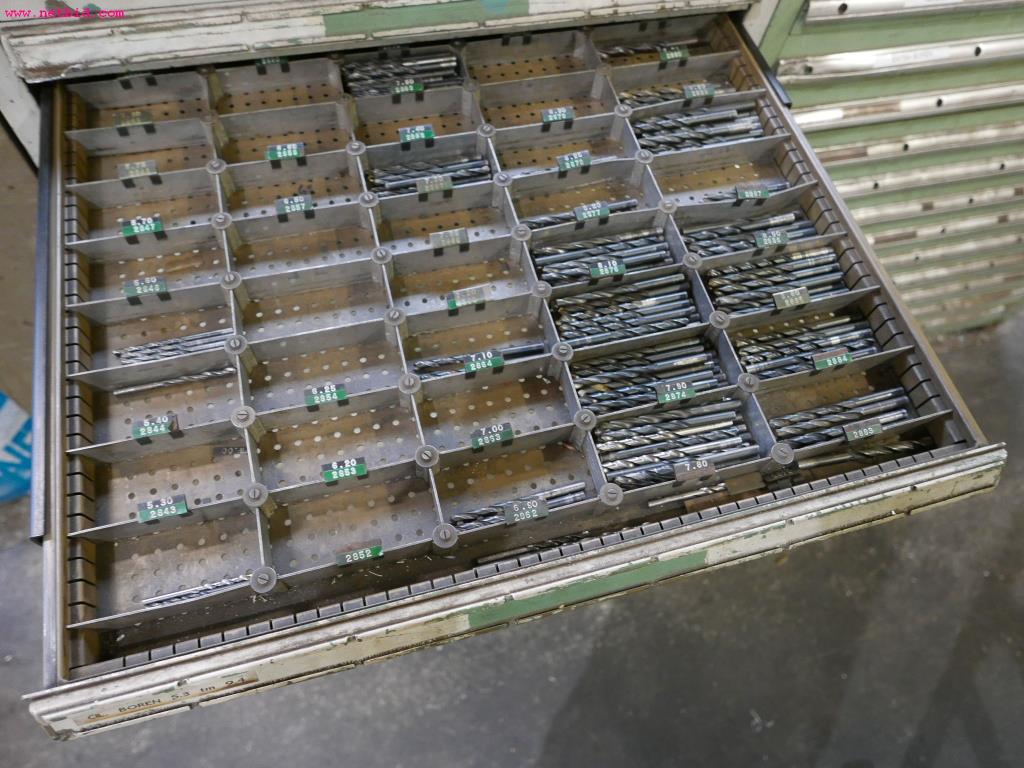 CNC turning and milling machines-13