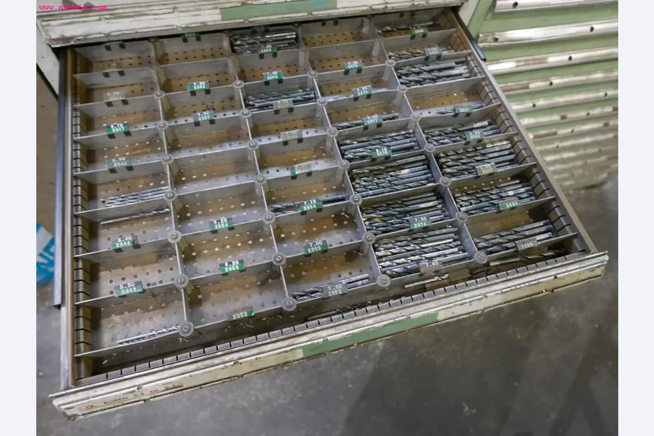 CNC turning and milling machines-13