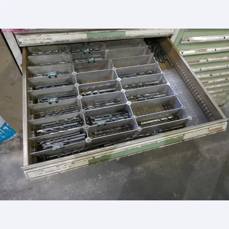 CNC turning and milling machines-14