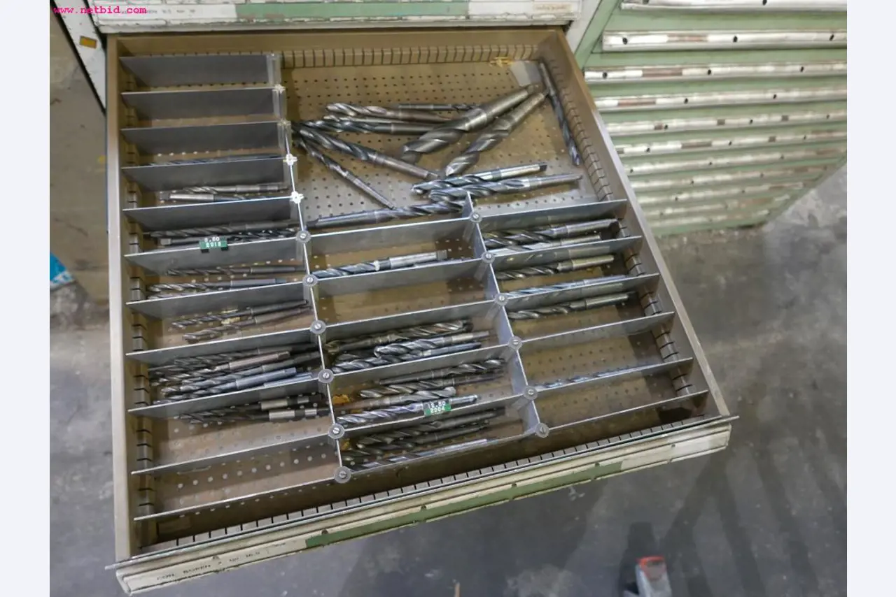 CNC turning and milling machines-15