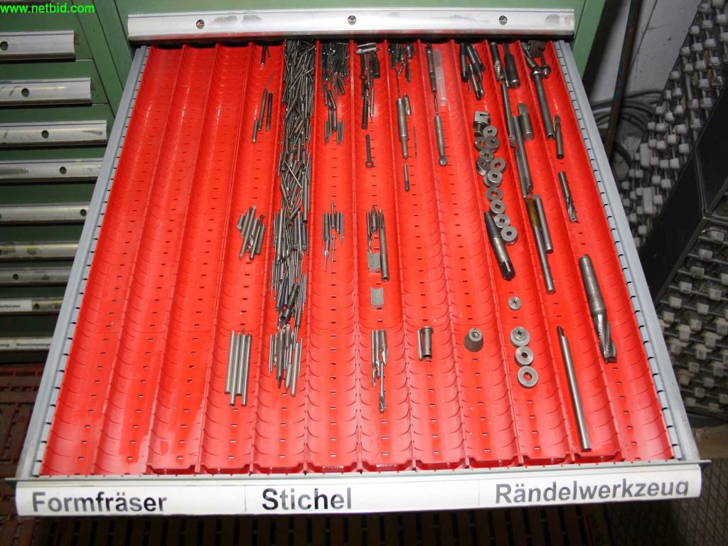 
Máquinas bem conservadas a partir de uma resolução de oficina<br>-10