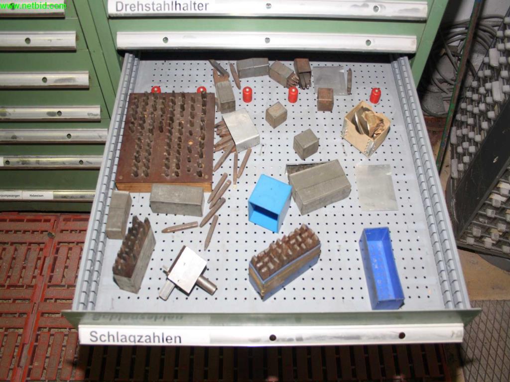 
Máquinas bem conservadas a partir de uma resolução de oficina<br>-13