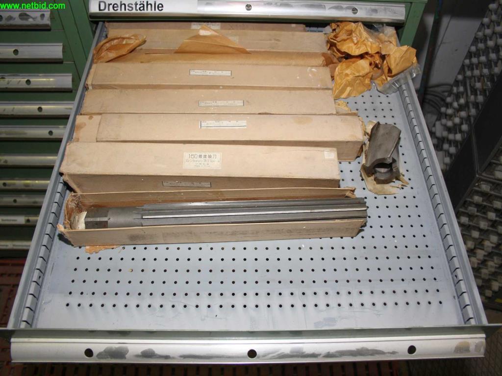 
Máquinas bem conservadas a partir de uma resolução de oficina<br>-9