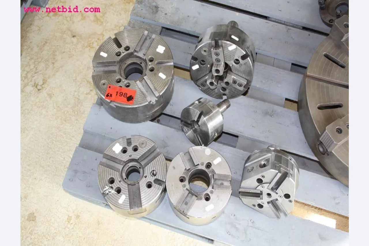 Machines et accessoires provenant de la liquidation d'une entreprise<br>.-1