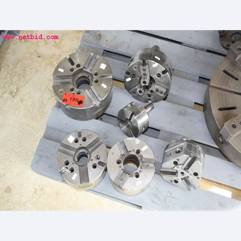 Machines et accessoires provenant de la liquidation d'une entreprise<br>.-1