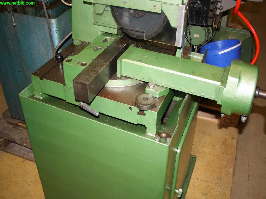 
Máquinas bem conservadas a partir de uma resolução de oficina<br>-3