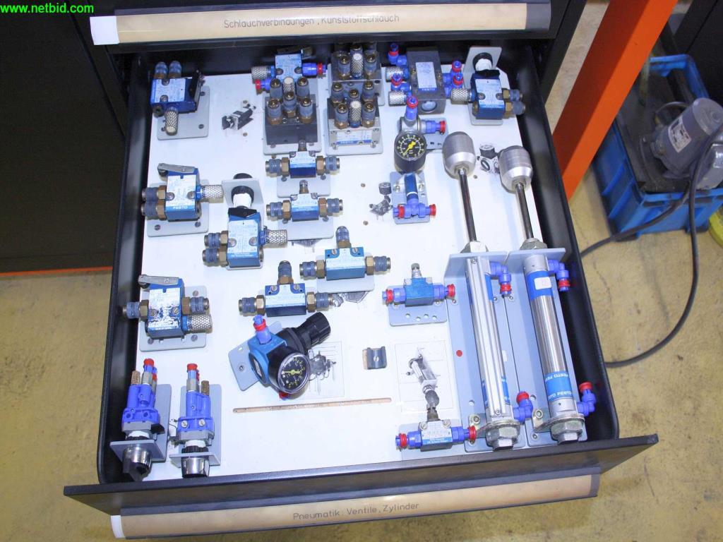 
Máquinas bem conservadas a partir de uma resolução de oficina<br>-8