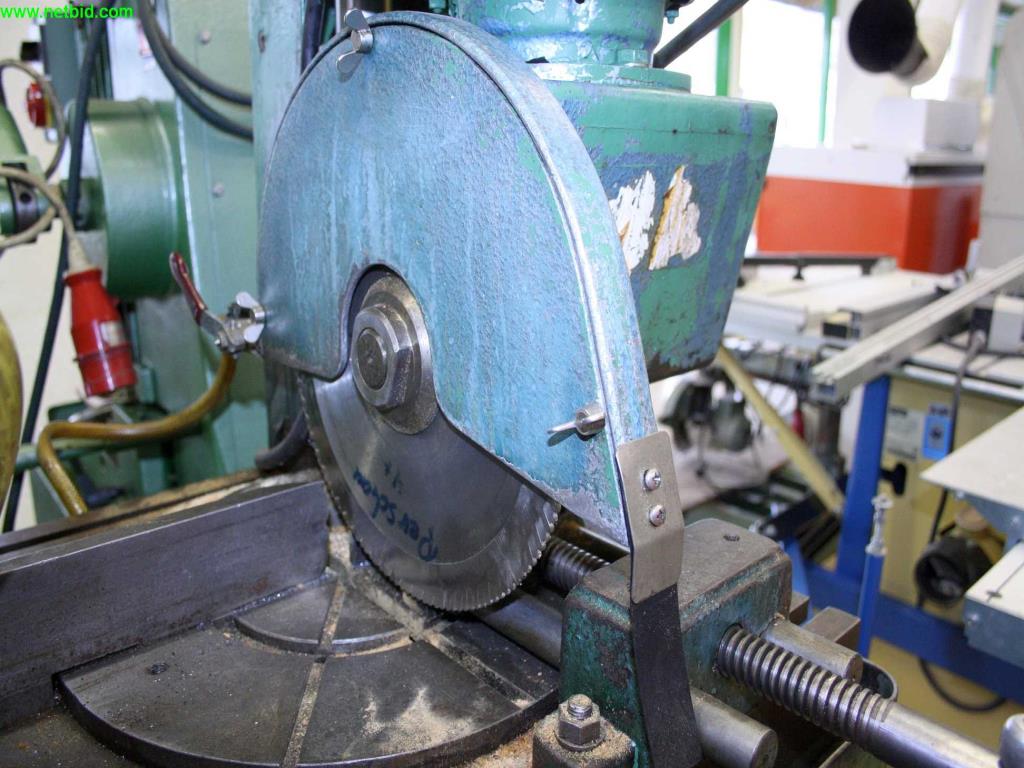 
Máquinas bem conservadas a partir de uma resolução de oficina<br>-4