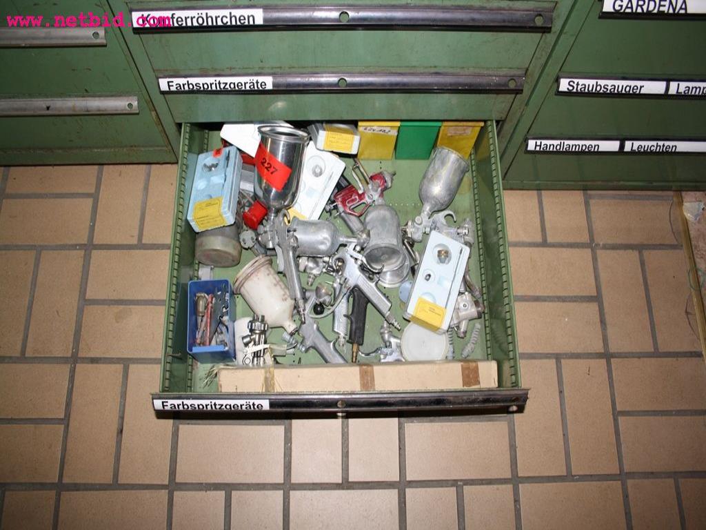 
Máquinas bem conservadas a partir de uma resolução de oficina<br>-1