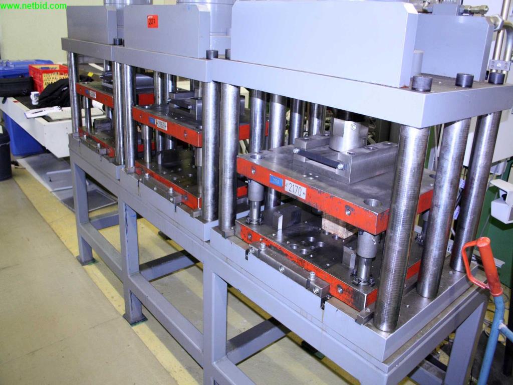 
Máquinas bem conservadas a partir de uma resolução de oficina<br>-4