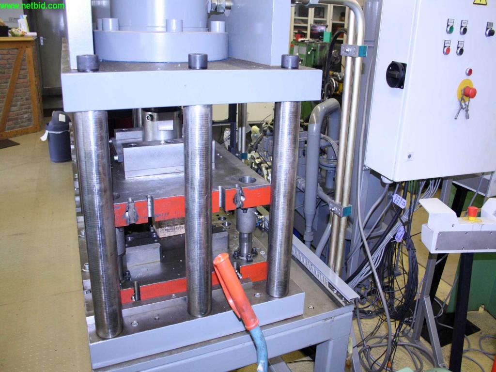 
Máquinas bem conservadas a partir de uma resolução de oficina<br>-5