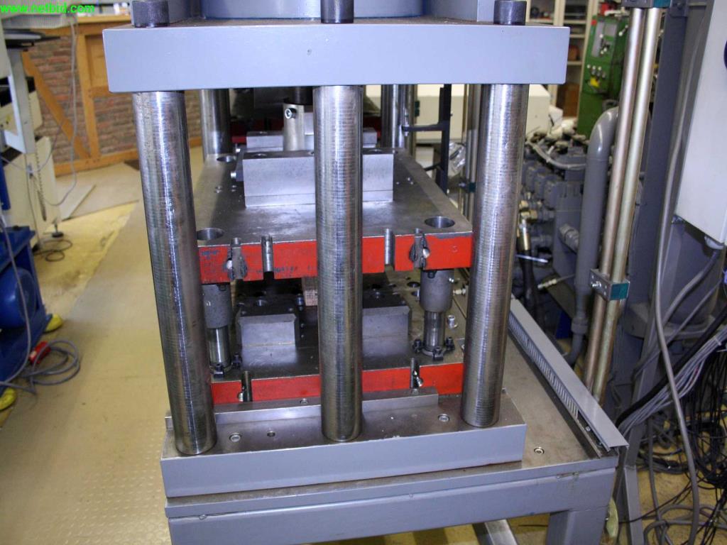 
Máquinas bem conservadas a partir de uma resolução de oficina<br>-6