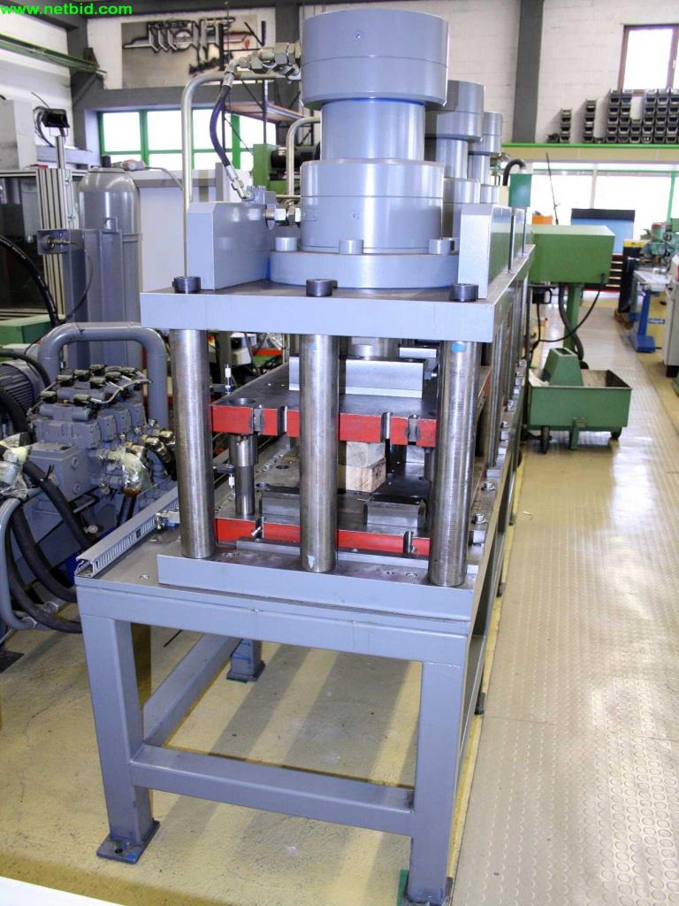 
Máquinas bem conservadas a partir de uma resolução de oficina<br>-8