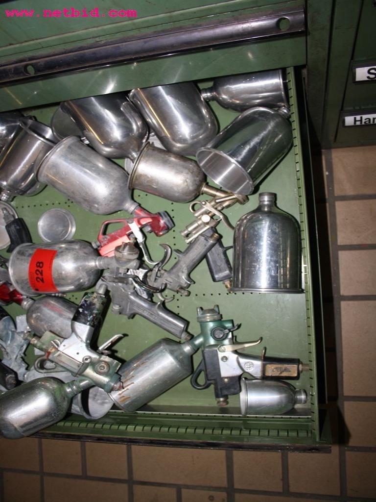 
Máquinas bem conservadas a partir de uma resolução de oficina<br>-3