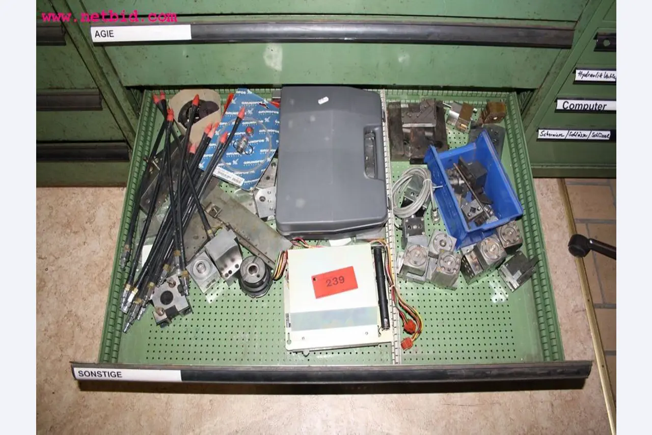 well-maintained machines from a workshop liquidation<br> -1