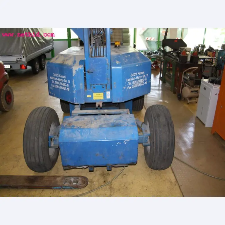 Machines et accessoires provenant de la liquidation d'une entreprise<br>.-4