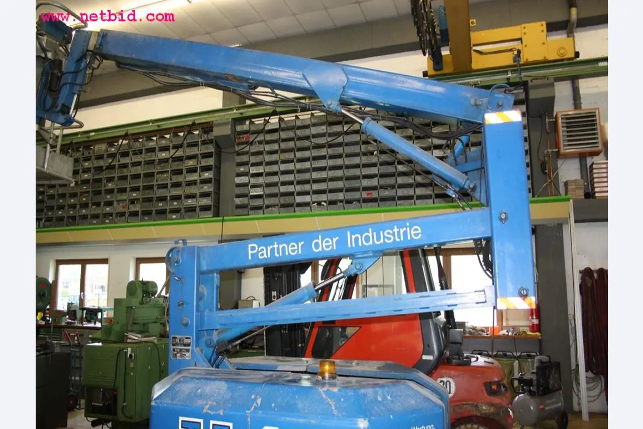 Machines et accessoires provenant de la liquidation d'une entreprise<br>.-6