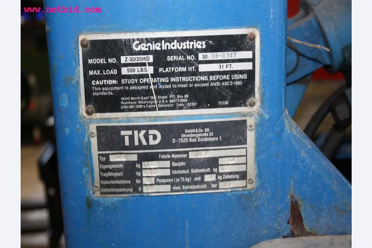 Machines et accessoires provenant de la liquidation d'une entreprise<br>.-7