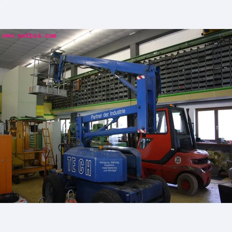 Machines et accessoires provenant de la liquidation d'une entreprise<br>.-9