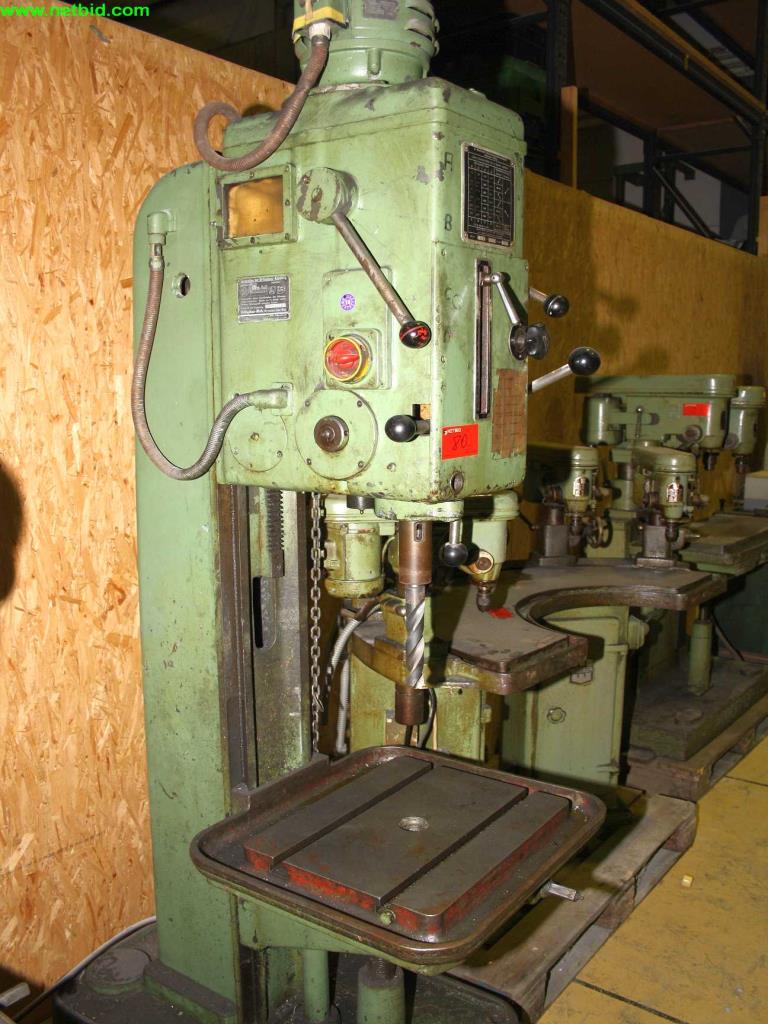 
Máquinas bem conservadas a partir de uma resolução de oficina<br>-4