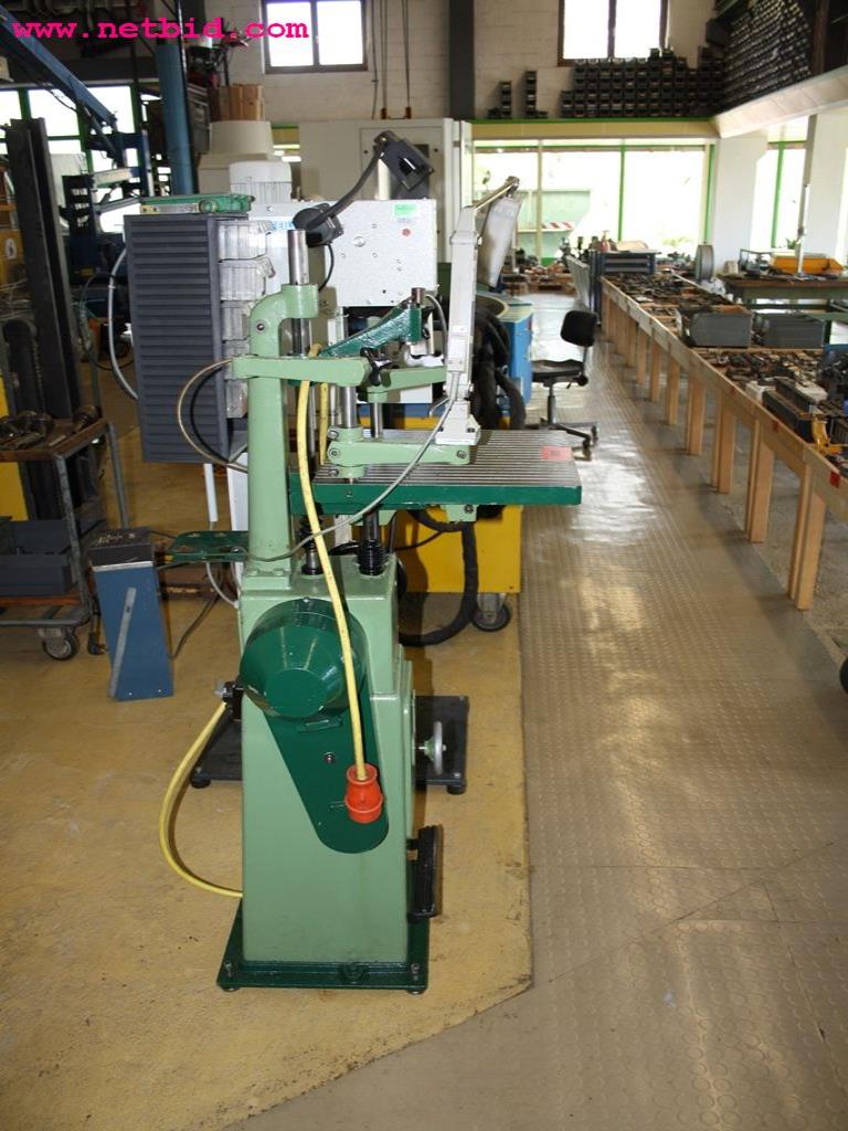 
Máquinas bem conservadas a partir de uma resolução de oficina<br>-2