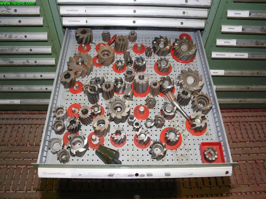 
machines bien entretenues provenant de la liquidation d'un atelier<br>.-13