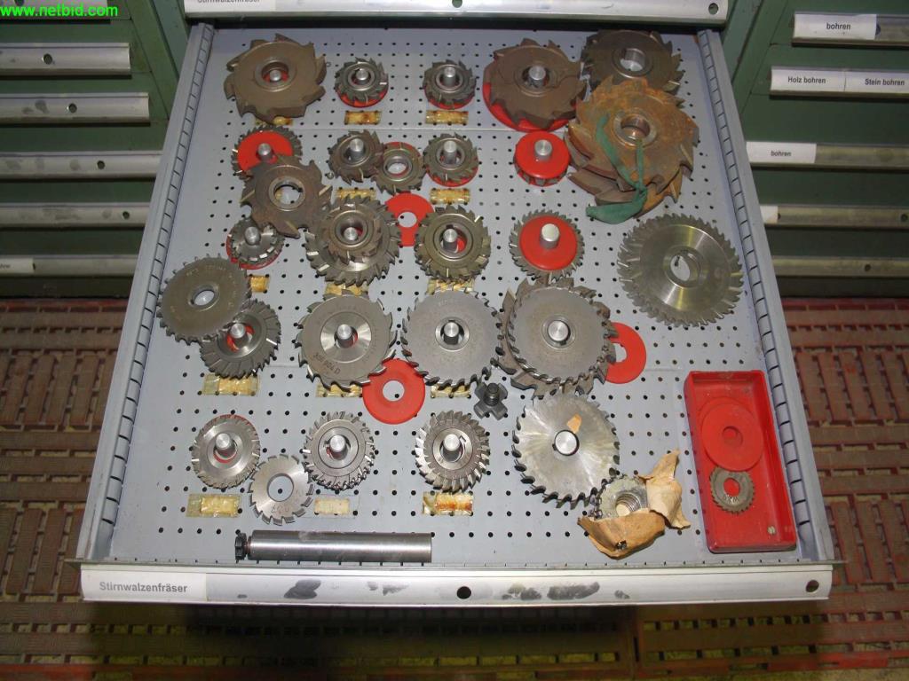 
machines bien entretenues provenant de la liquidation d'un atelier<br>.-14