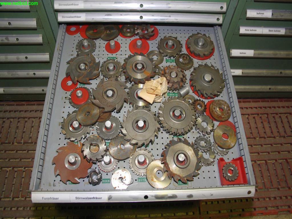 
machines bien entretenues provenant de la liquidation d'un atelier<br>.-15