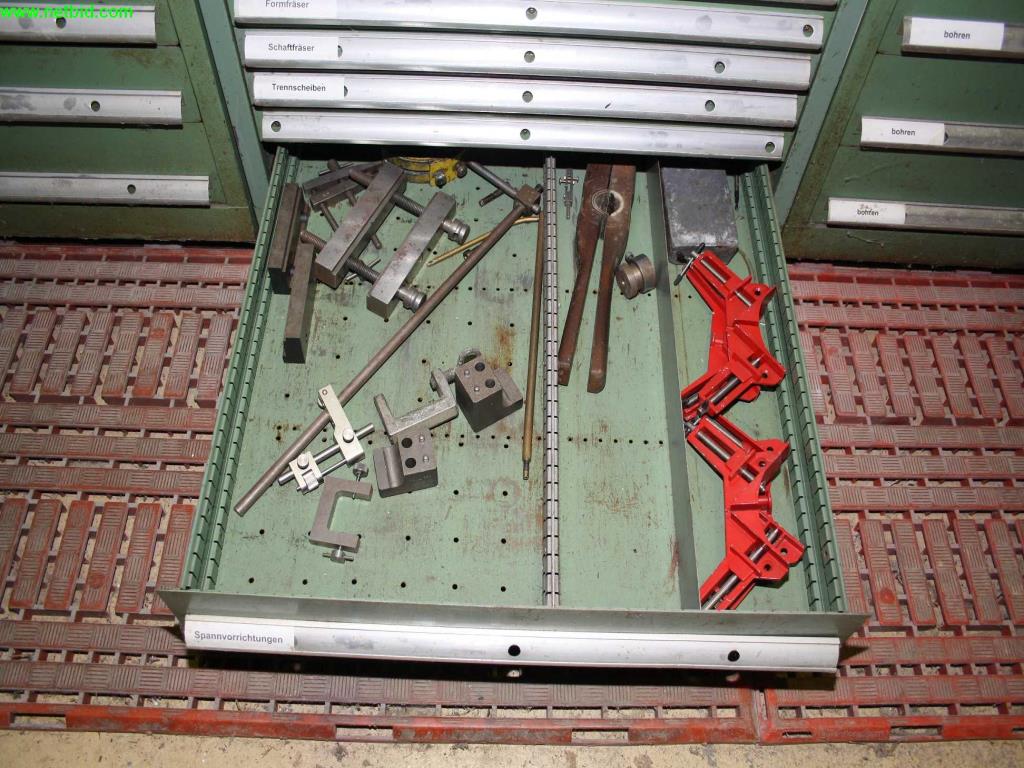 
machines bien entretenues provenant de la liquidation d'un atelier<br>.-7