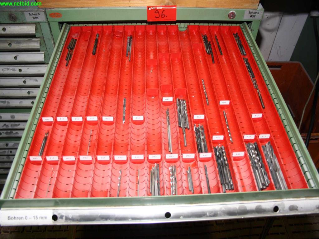 
machines bien entretenues provenant de la liquidation d'un atelier<br>.-5