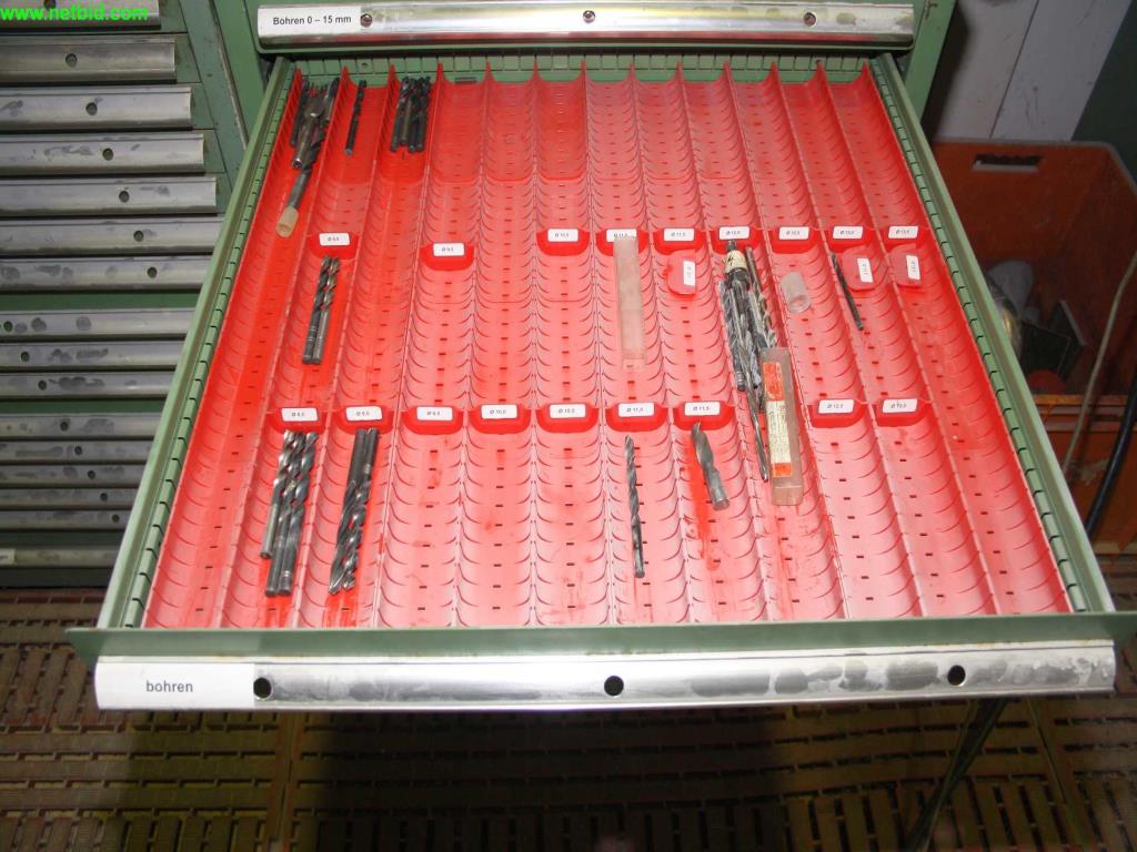 
machines bien entretenues provenant de la liquidation d'un atelier<br>.-6