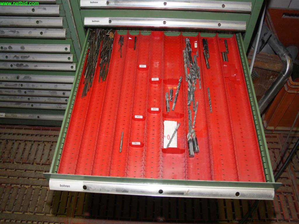 
machines bien entretenues provenant de la liquidation d'un atelier<br>.-9