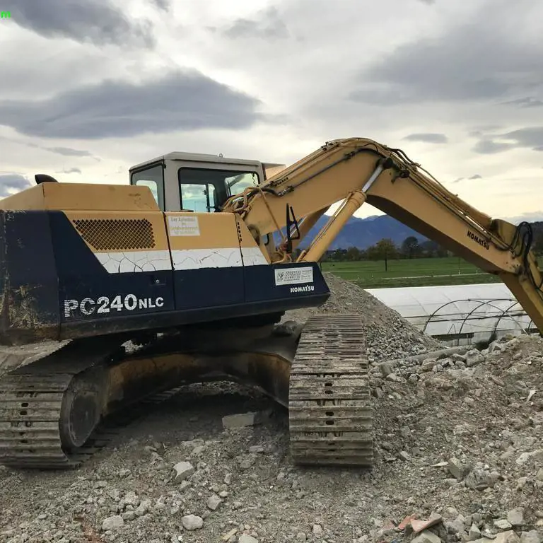 Graafmachine op rupsen Komatsu PC240NLC-5