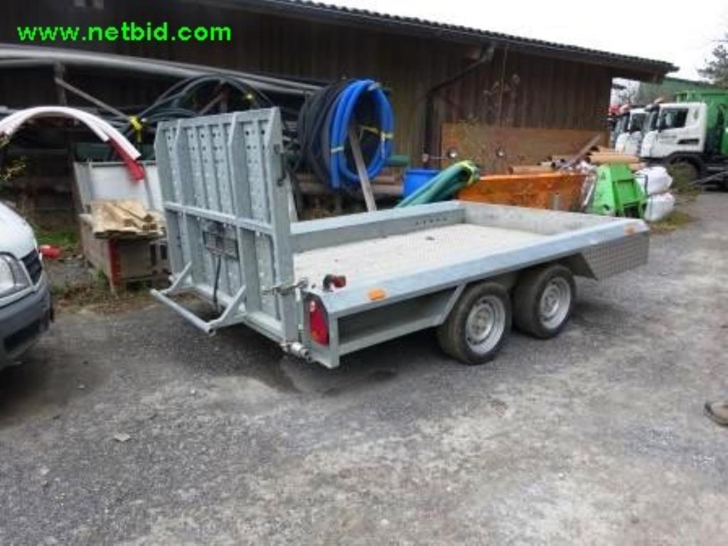 Véhicules de chantier, pelles sur chenilles, chargeuses sur pneus<br><font size="2"> En collaboration avec Gläsener + Schmidt GmbH
</font>

-2