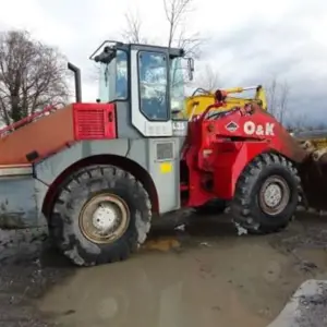 Chargeuse sur pneus articulée O&K L35