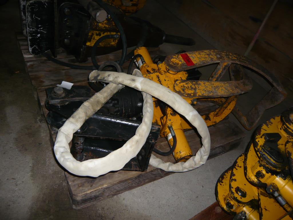 Baufahrzeuge, Raupenbagger, Radlader<br><font size="2"> In Zusammenarbeit mit Gläsener + Schmidt GmbH
</font>

-2