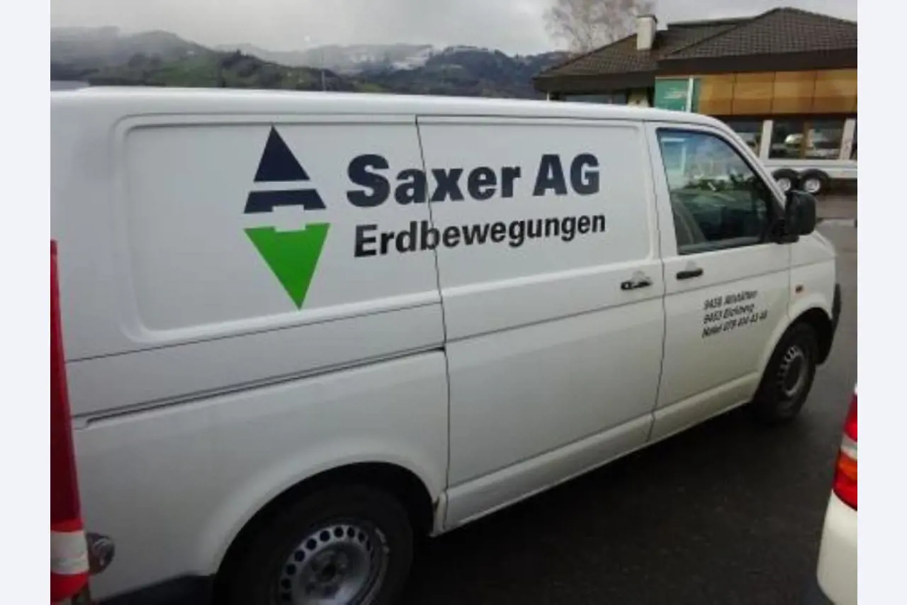 Baufahrzeuge, Raupenbagger, Radlader<br><font size="2"> In Zusammenarbeit mit Gläsener + Schmidt GmbH
</font>
-4