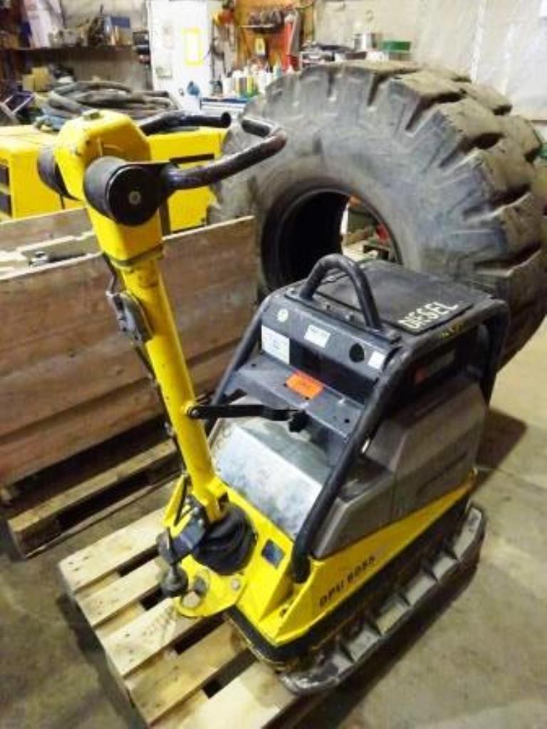 Baufahrzeuge, Raupenbagger, Radlader<br><font size="2"> In Zusammenarbeit mit Gläsener + Schmidt GmbH
</font>

-1