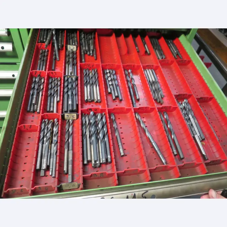 Tooling machines and sheet metal machines out of the sector engineering and contract manufacturing. 
-2