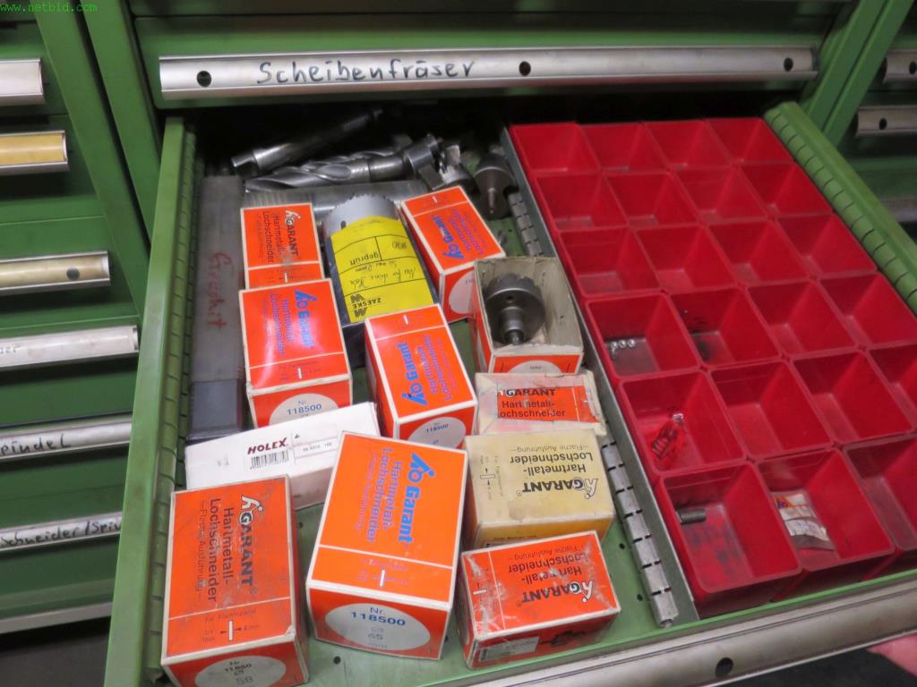 
Tooling machines and sheet metal machines out of the sector engineering and contract manufacturing. 
-5