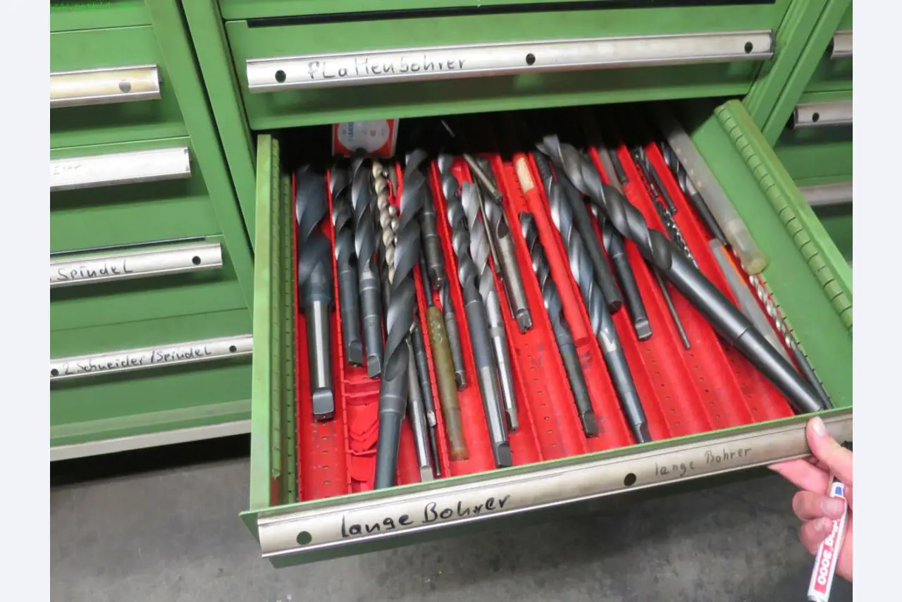 Tooling machines and sheet metal machines out of the sector engineering and contract manufacturing. 
-6