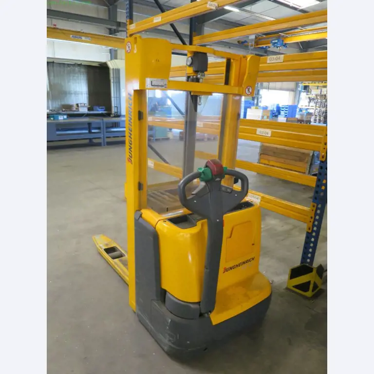 Máquinas-ferramentas e máquinas para trabalhar chapas metálicas<br> no domínio da engenharia mecânica e do fabrico por encomenda-1