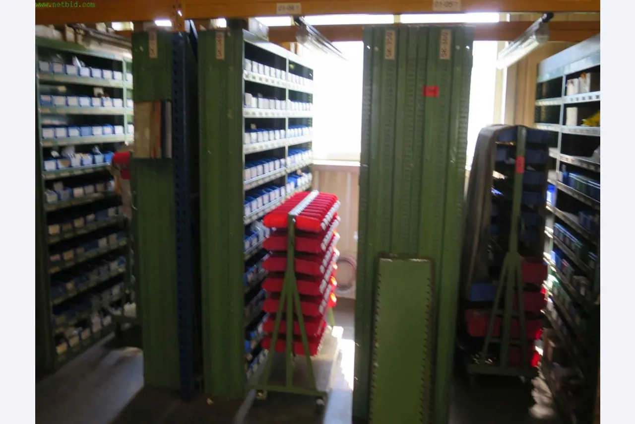 Máquinas-ferramentas e máquinas para trabalhar chapas metálicas<br> no domínio da engenharia mecânica e do fabrico por encomenda-1