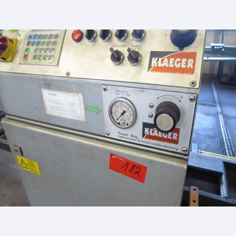 Tooling machines and sheet metal machines out of the sector engineering and contract manufacturing. 
-2